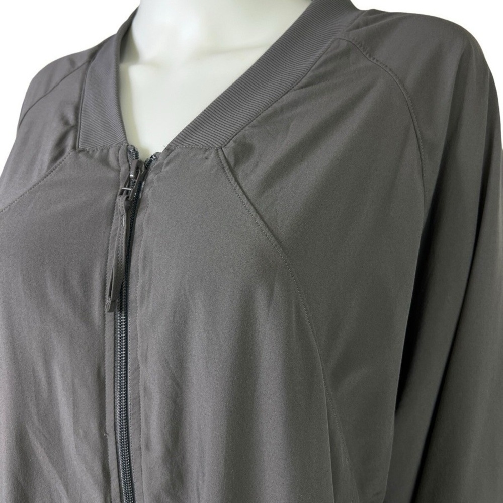 Zella Gray Lightweight Full Zip Post Workout Pock… - image 1